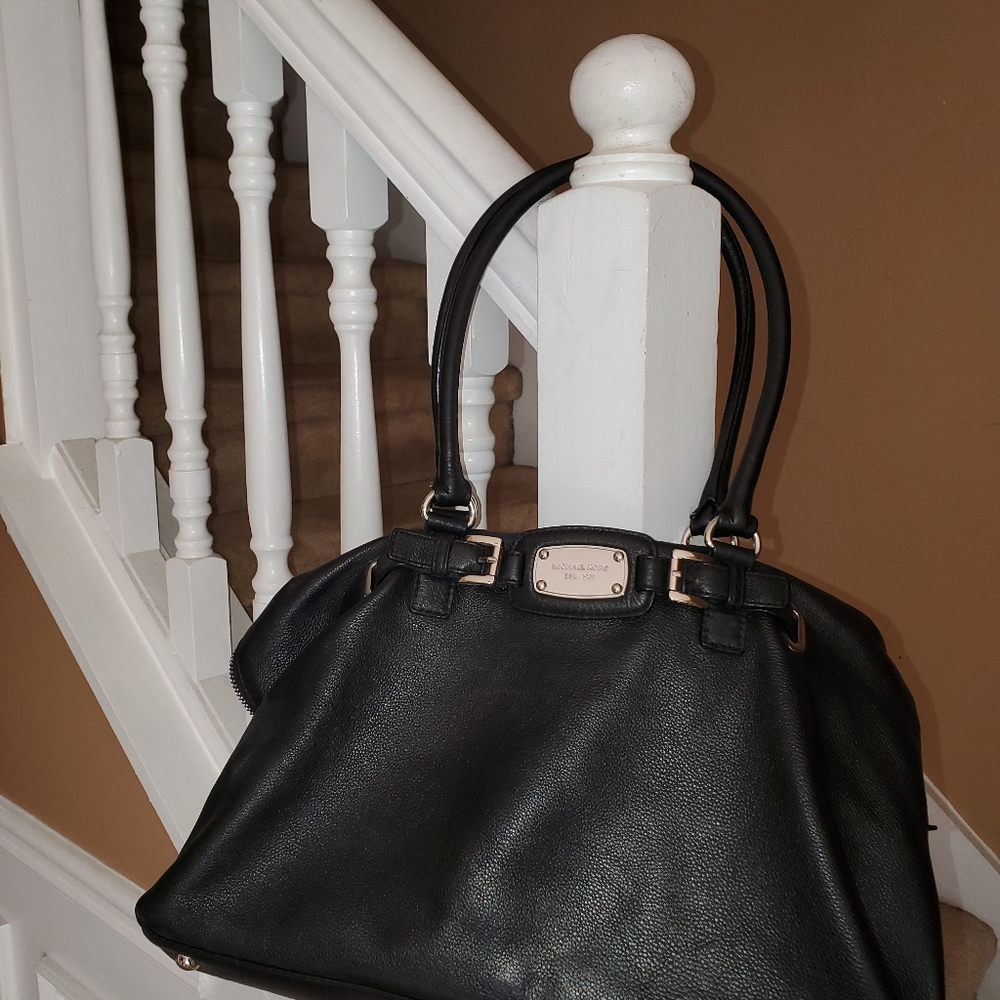 Black MichaelKors bag